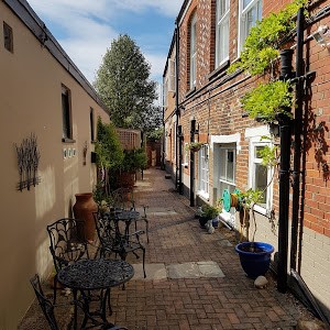 Image of a nice courtyard at the Sowiss